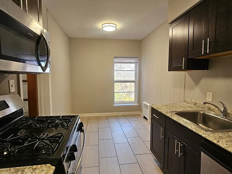 5425-33 W Martin Dr — Photo 16