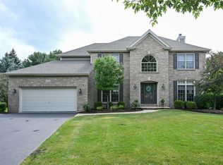 3753 Queen Anne Ct, St Charles, IL