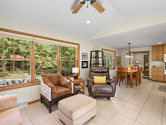 4th image of 1138 N Westfield Rd