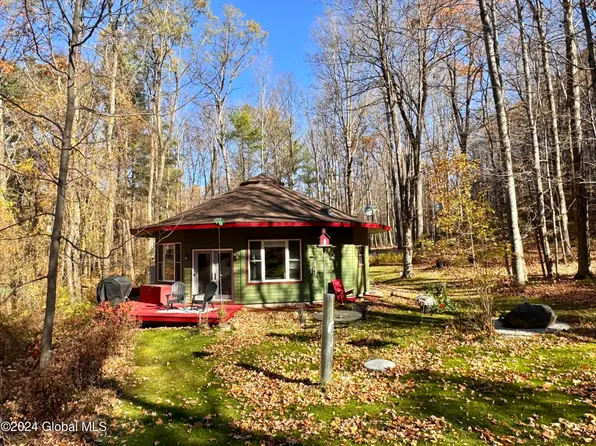 11 Tariqa Al Nur, New Lebanon, NY 12125