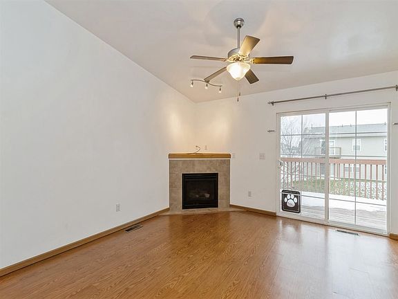 3rd image of 80 Jefferson Ln