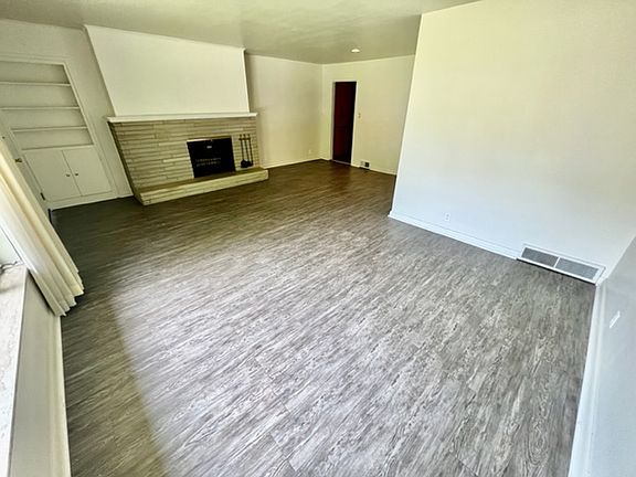 4th image of 2167 E Powell Ave #A