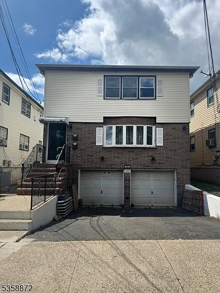 39 Stecher St #2