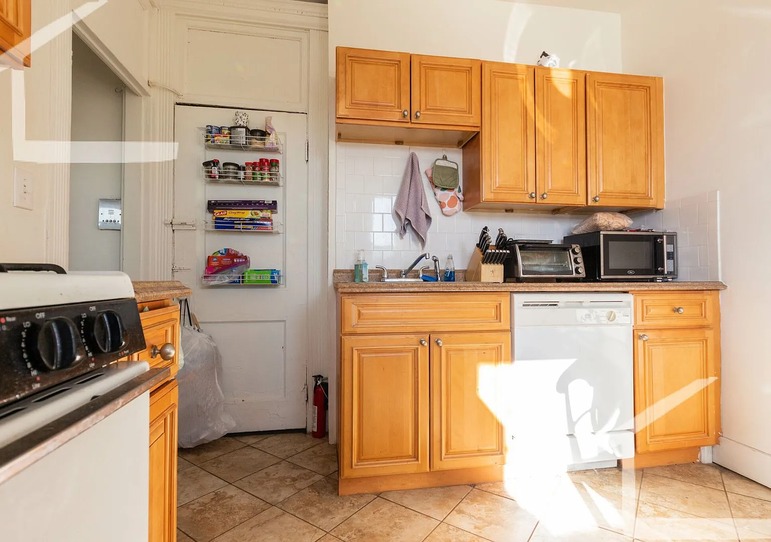 9/1 Packard's Corner 2BR with heat inc, huge bedrooms! — Photo 2