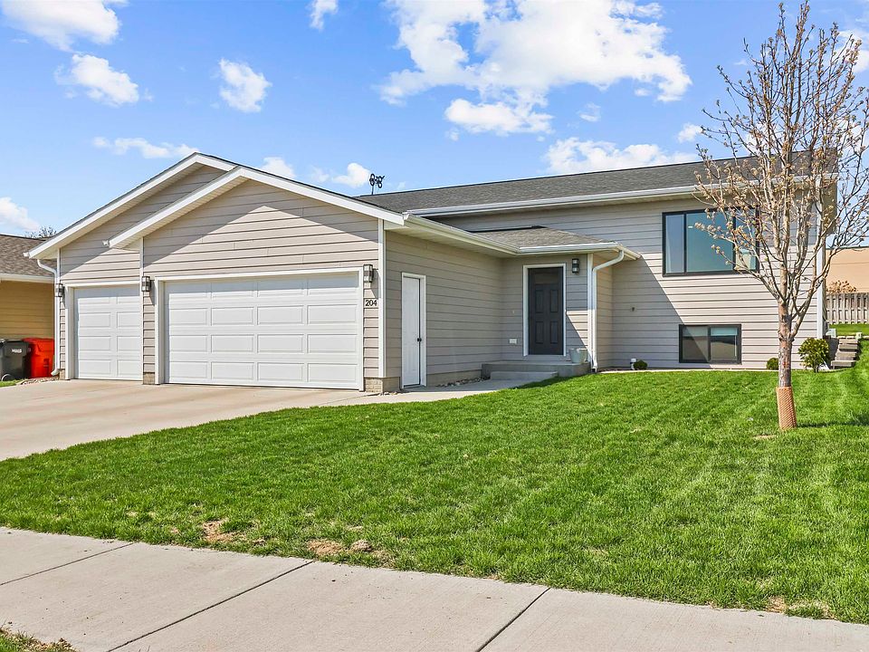 1st image of 204 Cole Dr