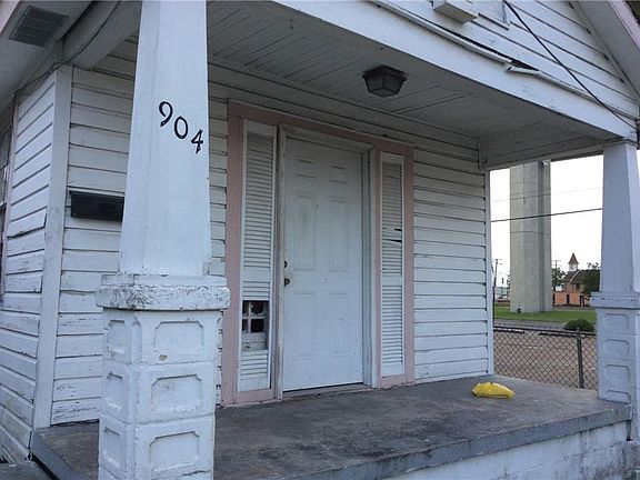 2nd image of 904 Pailet Ave