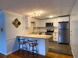 1075 Chestnut St APT 5, Newton, MA 02464