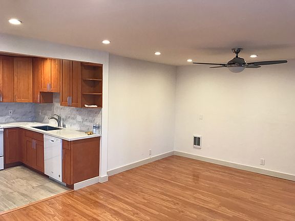4th image of 1743 Carmel Dr APT 28