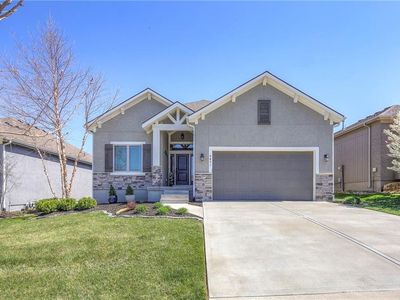9837 Hollis Ln, Lenexa, KS, 66227