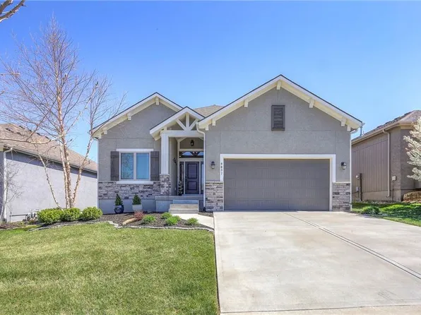9837 Hollis Ln, Lenexa, KS 66227
