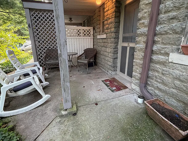 6 Riverview Ave — Photo 2