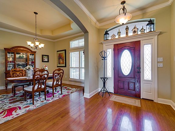 4th image of 205 Skywood Cir