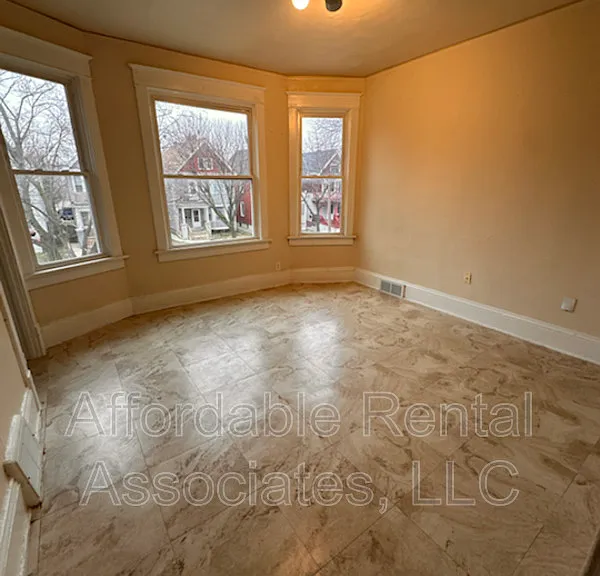 1916A W Rogers St #UPPER — Photo 19
