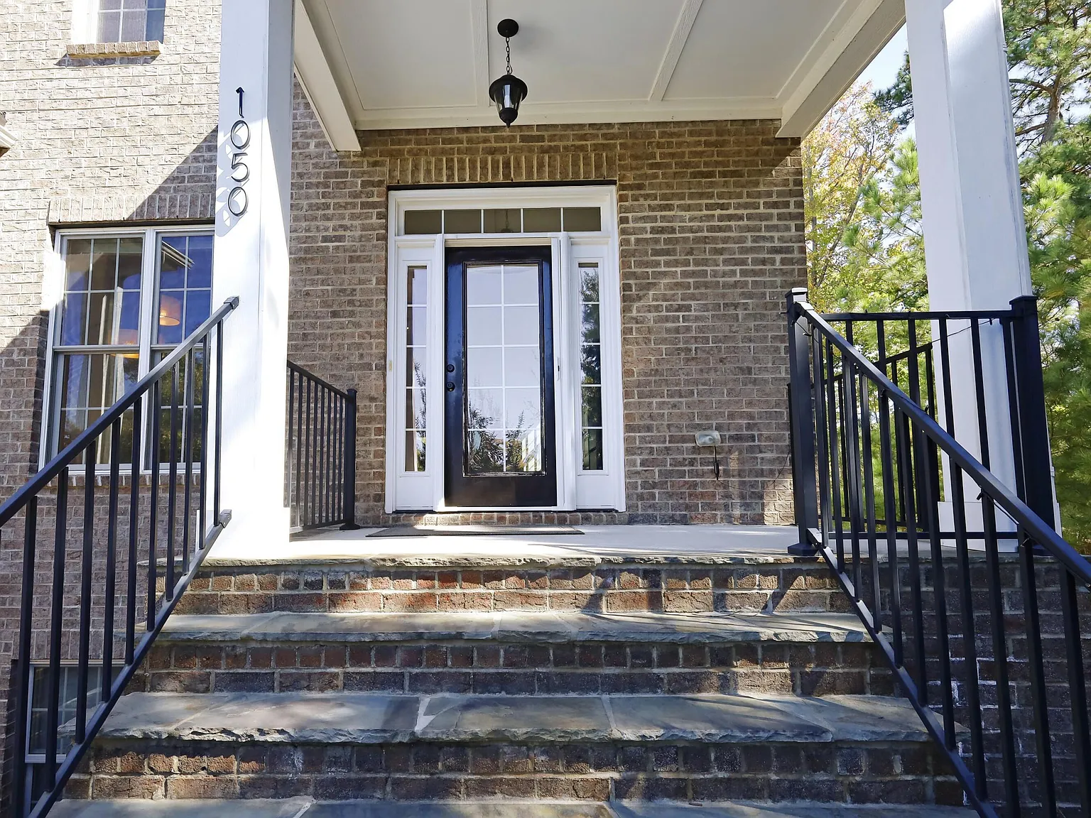 3 bed, 3.0 bath, 3082 sqft, $2,800 — Photo 3