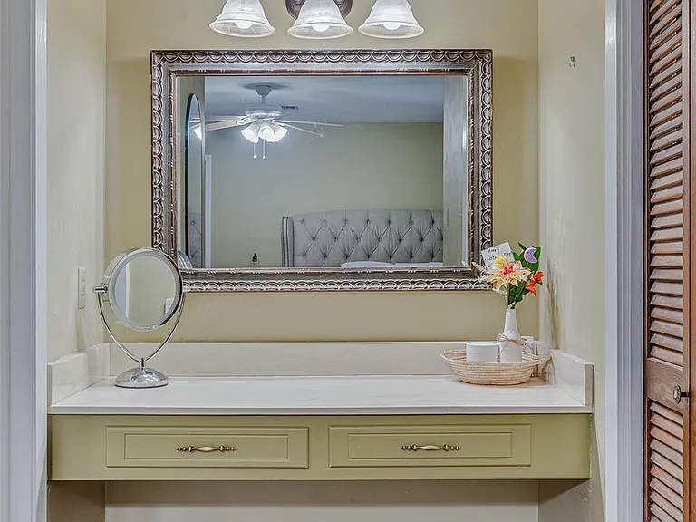 7440 Camelback Dr — Photo 17