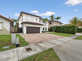 15874 SW 138th Ter, Miami, FL