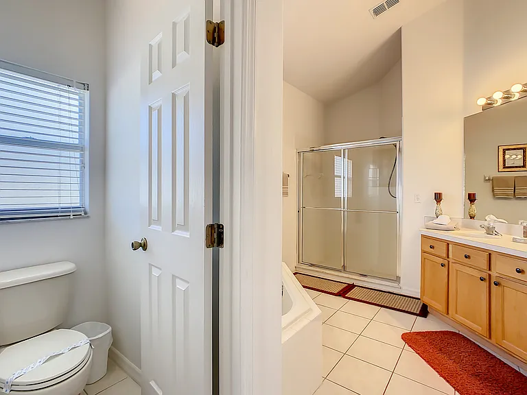 16724 Rolling Green Dr — Photo 41