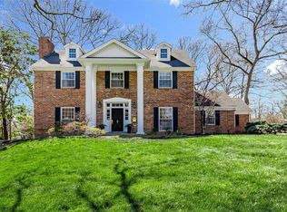 16 Fair Oaks Dr, Saint Louis, MO