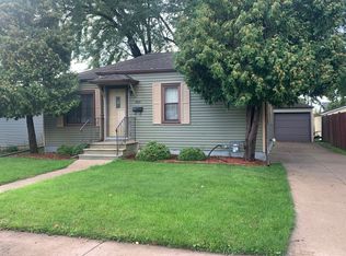 865 7th St, Menasha, WI 54952