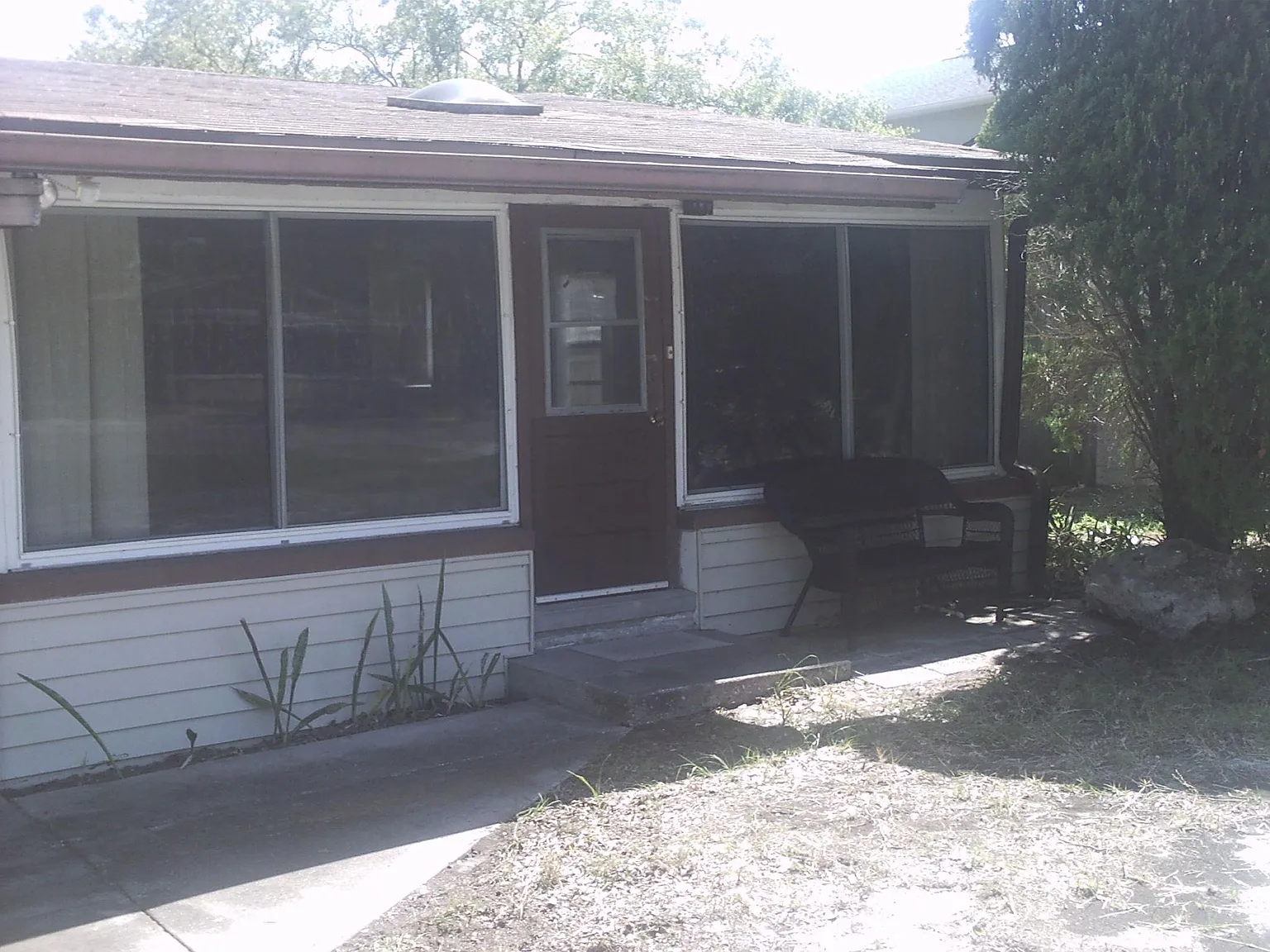 1328 Illinois Ave — Photo 2