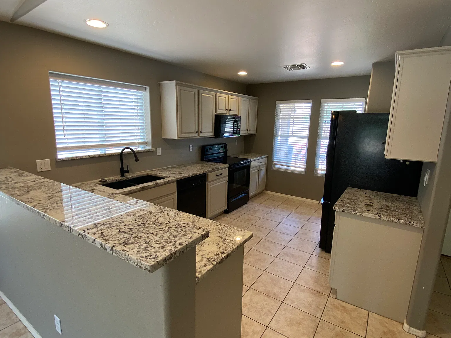 4 bed, 1740 sqft, $2,200 — Photo 1