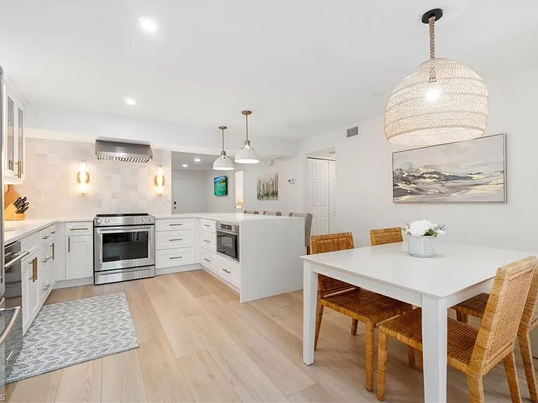 1222 Gordon Dr #2 — Photo 4
