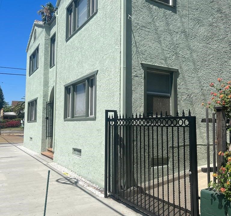 Building Photo 3