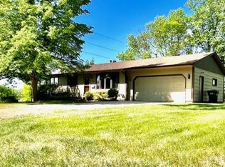 809 Russell Ave N, Glencoe, MN 55336