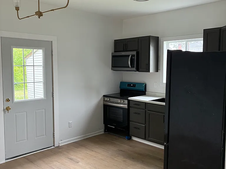 914 W Main St #2 — Photo 4