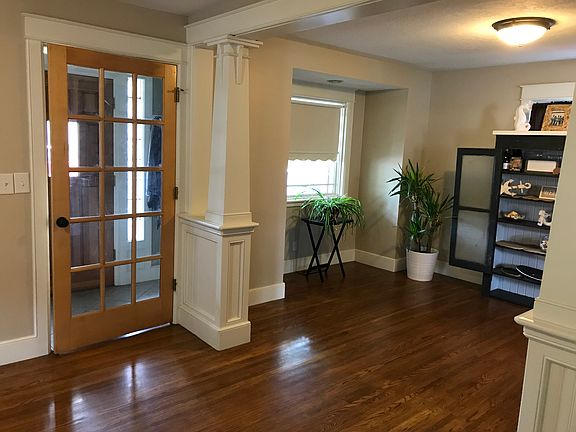 Entry & dining room