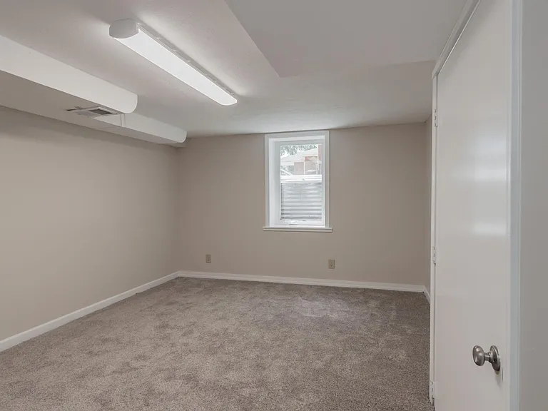 5620 Adams St — Photo 15