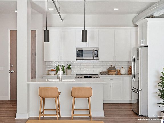 4th image of 1040 O St #330