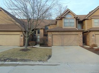5222 Royal Vale Ln #51, Dearborn, MI 48126
