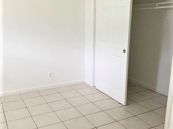 3rd image of 1106 S L St APT 4