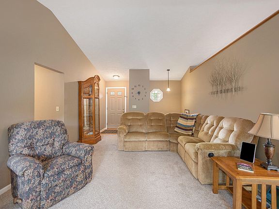 5th image of 549 Shaw Estates Dr NE