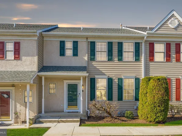 110 Mulberry Ct, Morgantown, PA 19543