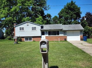 359 Teggerdine Trl, White Lake, MI 48386
