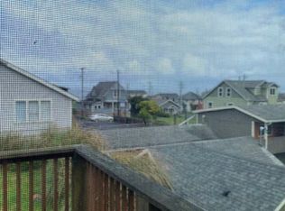 38 SW Brook St, Newport, OR 97365