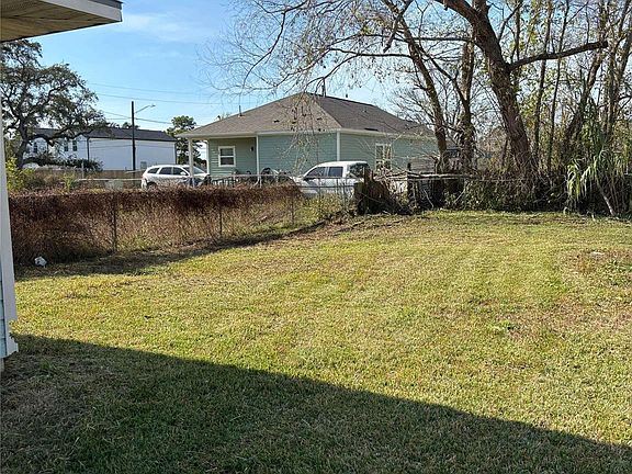 5th image of 5903 Haight St