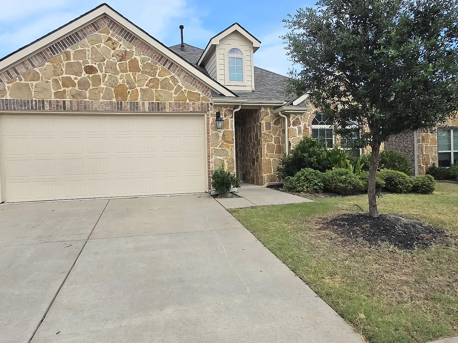 3 bed, 1668 sqft, $2,075 — Photo 1