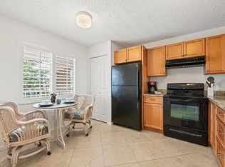 7065 Dennis Cir APT 302, Naples, FL 34104
