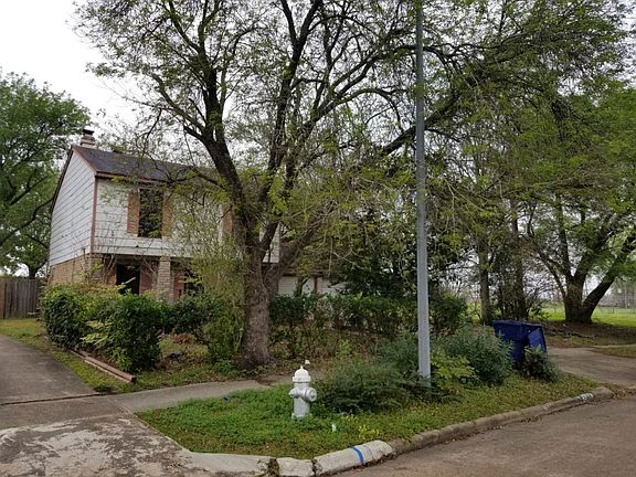 3rd image of 1366 Gentle Bend Dr