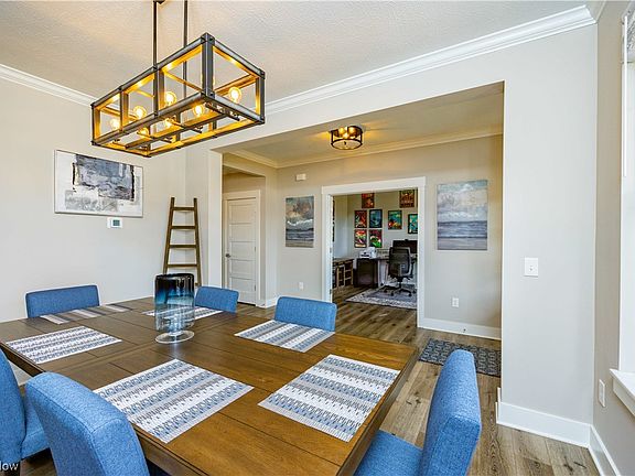 5th image of 1602 Greenbriar Run