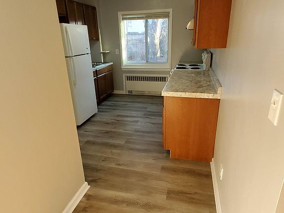 3rd image of 445 Ontario St #1R