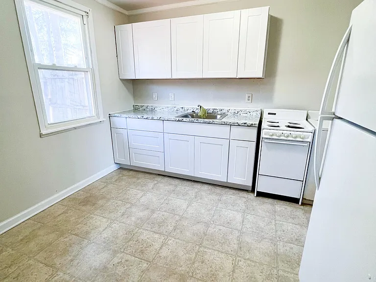 538 Williams St — Photo 6