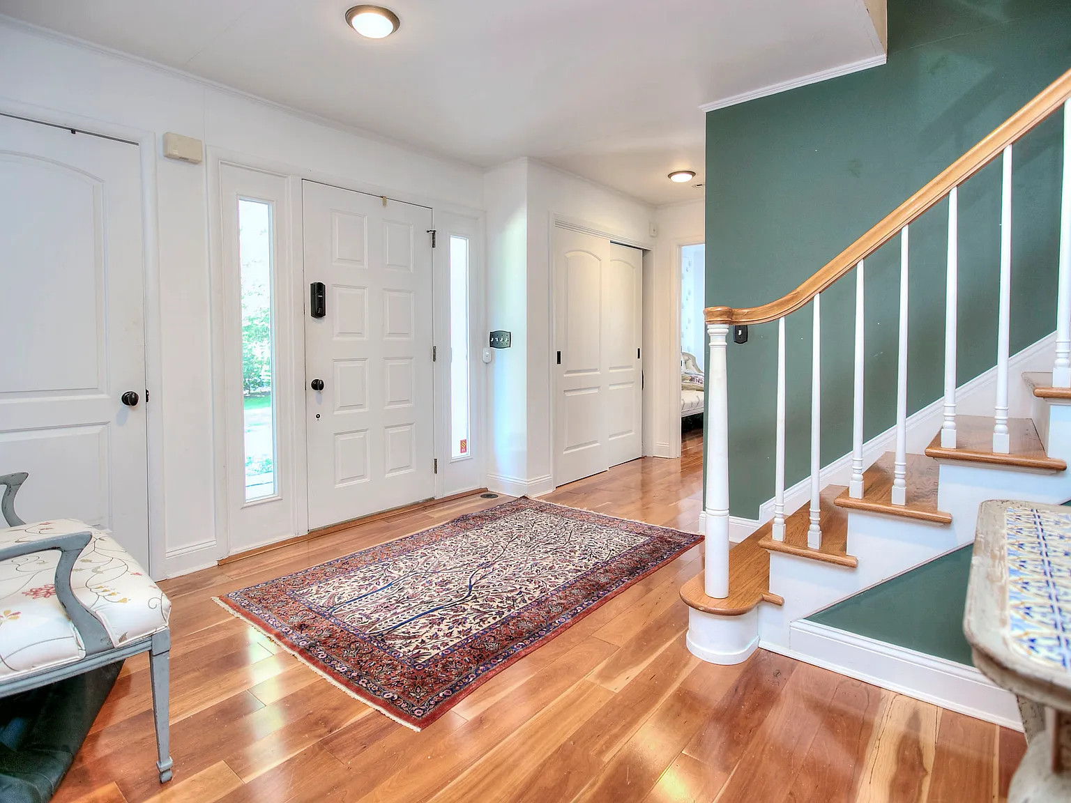 4 bed, 3.5 bath, 3281 sqft, $10,000 — Photo 2