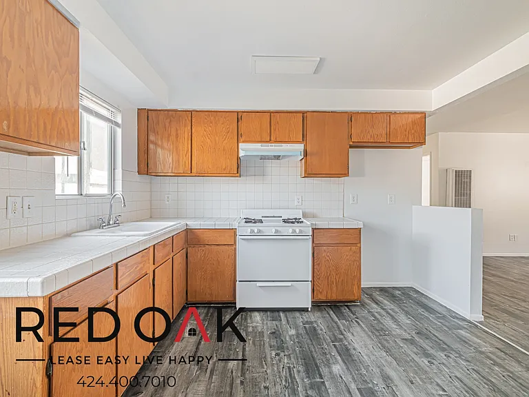 337 Stepney St #4 — Photo 7
