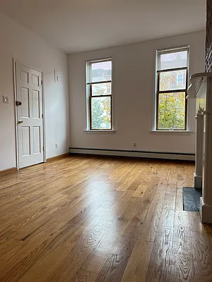 Sold by Pen Realty LLC | media 9