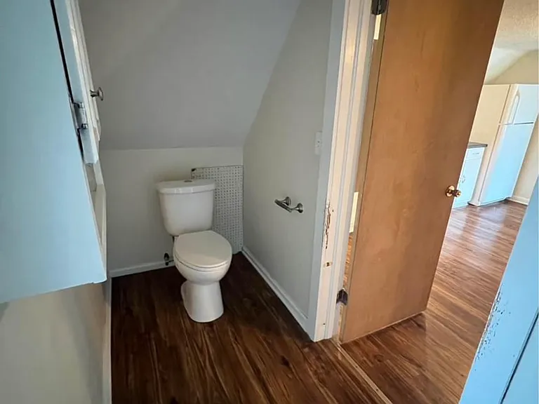 319 E Van Buren St #3N — Photo 6