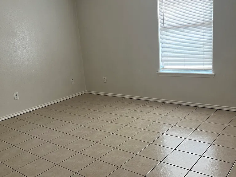 955 Live Oak Cir #C — Photo 9